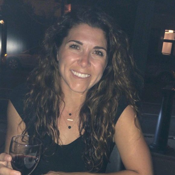 Meet your Posher, Lauren - Picture 1 of 1